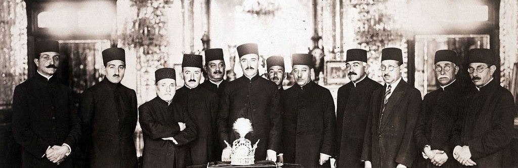 تیمورتاش در میان درباریان - نشر ایجاد حیات اجتماعی ایرانیان